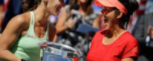 Мартина Хингис и Саня Мирза выиграли Australian Open в парном разряде