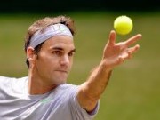 Федерер стартовал с победы на турнире в Гамбурге