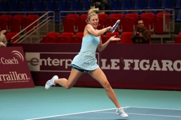 Шарапова сыграет с Павлюченковой в полуфинале турнира WTA в Париже