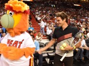 Федерер посетил баскетбольный матч команды "Майами Хит"