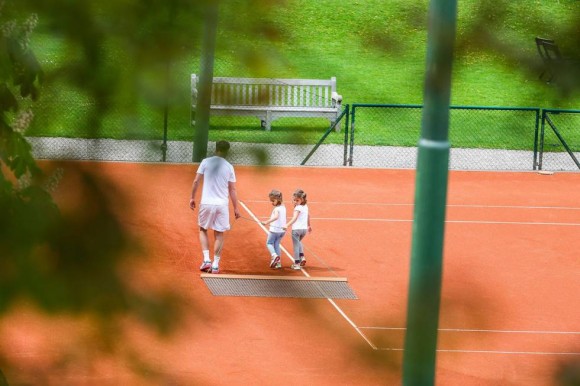 Двойняшки Роджера Федерера поучаствовали в тренировке отца